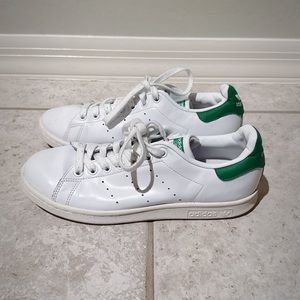 Adidas Stan Smith Unisex Sneakers. Men’s size 7. Women’s Size 8.